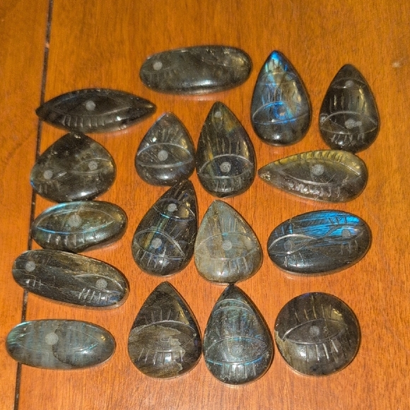 Blue Labradorite Cabochons - Picture 6 of 8
